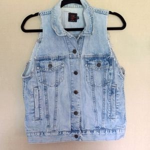 Vintage AEO Denim Vest. Lk New!!